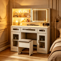Ensemble de coiffeuse moderne avec miroir LED, tabouret, grand rangement, tiroirs et étagères ouvertes pour salle de bain et salon