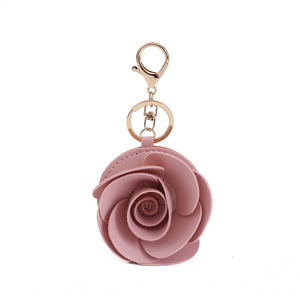 Llavero de Cuero PU con Forma de Rosa Rosa y Mosquetón de Aleación de Zinc, Adorno para Bolso con Diseño de Flores y Nubes para Mujer - Product Image 1