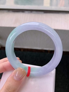 Brazalete Elegante de Plata con Forma de Flor en Tonos Primaverales Violeta, Verde Girasol, Regalo Perfecto para Fiestas - Product Image 3