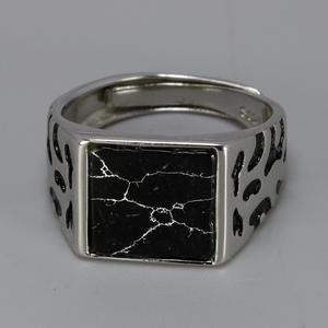 A Forma di quadrato Nero di Pietra Del Modello di Fiore di Disegno di Modo Degli Uomini Anelli Con Reale Pietra Anelli Registrabili - Product Image 2