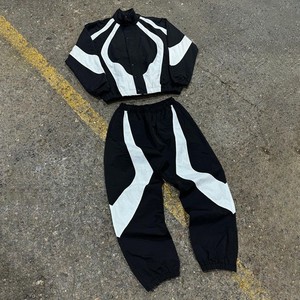 Ensemble <span class=keywords><strong>de</strong></span> survêtement unisexe personnalisé OEM pour le sport et le streetwear urbain, 2 pièces, pour la gym et le fitness, en nylon coupe-vent - Product Image 3