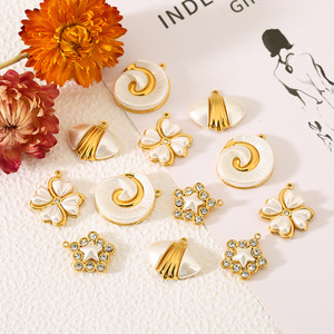 Colgante de Resina con Trébol de Cuatro Hojas y Estrella de Acero Inoxidable, Accesorios de Joyería para Mujer, Regalo al por Mayor Yiwu - Product Image 1