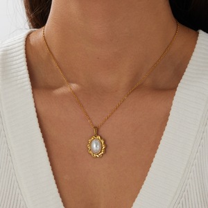 Oval Pearl Necklace Gold Plated Flower Pendant Clavicle Chain For Women Daily Wear Gift Jewelry - Product Image 2