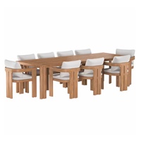 Ensemble de table et chaises de salle à manger en bois de luxe moderne, mobilier d'extérieur contemporain pour villa et restaurant, design à lattes