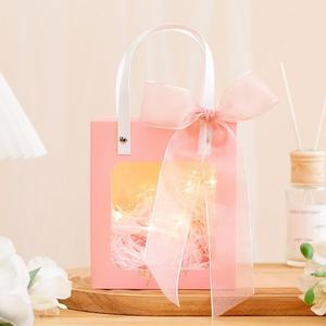 Sacs en papier personnalisés avec fenêtre bouquet de roses et fleurs Sacs à main pour l'emballage de cadeaux Sacs en papier avec fenêtre transparente en PVC - Product Image 6