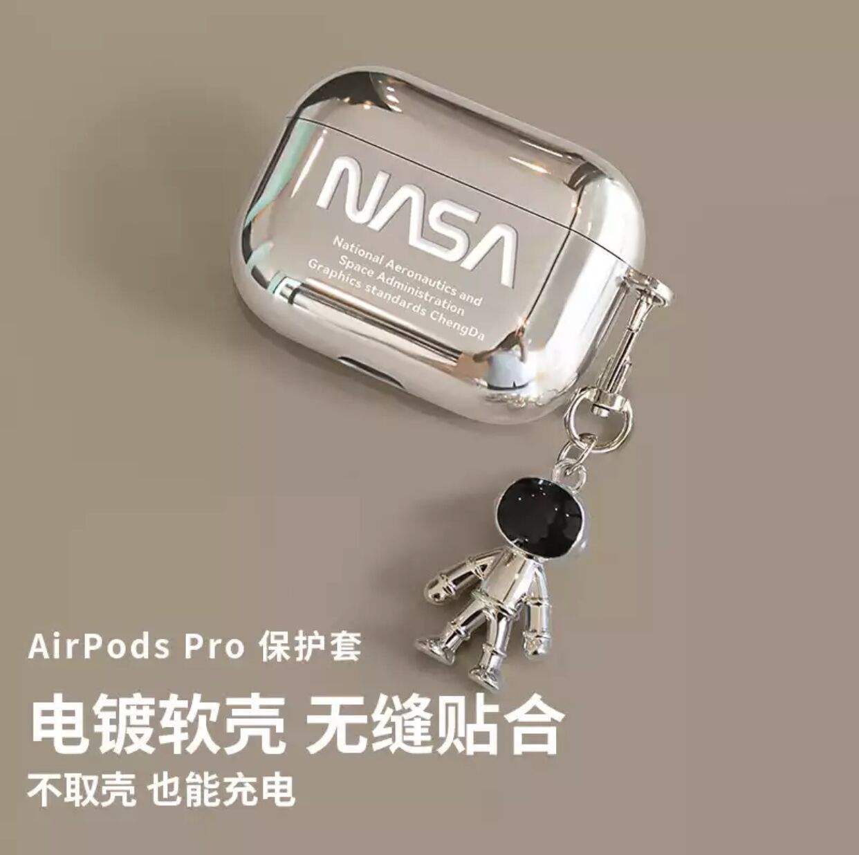 Collier pendentif Spaceman