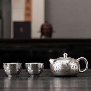 Tetera Xishi de Porcelana Hecha a Mano, Plateada y Dorada, con Dos Tazas de Plata con el Sutra del Corazón de la Dinastía Tang, Juego de Té Kung Fu - Product Image 1