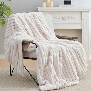 2025 thân thiện với môi máy có thể giặt Faux lông chăn bán buôn ném Thỏ lông Fleece chăn tại Trung Quốc - Product Image 3