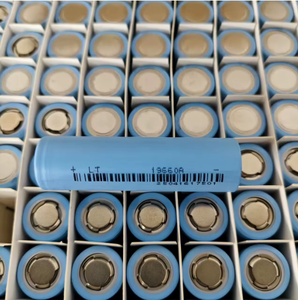 بطارية ليثيوم أيون أسطوانية 18650 بسعر المصنع، 3.7 فولت قابلة لإعادة الشحن، خلية بطارية ليثيوم أيون 3000 مللي أمبير للمصابيح اليدوية - Product Image 1