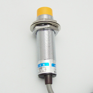Interruptor de proximidad capacitivo enterrado LJC18A3-8-Z/BX LJC18A3-8-Z/AX LJC18A3-8-Z/BY con conexión roscada de latón niquelado - Product Image 3