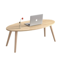 Table basse nordique minimaliste en stock - Table d'appoint compacte et peu encombrante pour les espaces restreints et les petits salons