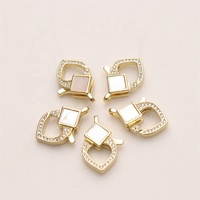 Fermoirs en laiton plaqué or 18 carats avec zircon et coquille blanche pour la fabrication de bijoux (bracelets et colliers)
