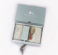 Boîte cadeau magnétique pliable grise écologique haut de gamme avec logo personnalisé en relief pour emballage de souvenirs de baby shower et de nouveau-né