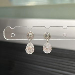 Pendientes de Oro de 10k Starsgem con Diamante Cultivado en Laboratorio, Diseño de Capa Flotante con un Solo Diamante - Product Image 2