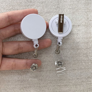 P-018 porta Badge retrattile con rotazione di 360 gradi con Clip di alligatore nome identificativo decorativo per infermiere volontario - Product Image 3