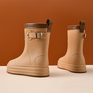 Bottes de pluie pour femmes, mi-mollet, semelle épaisse, imperméables, antidérapantes, talon plat en EVA, couleur unie blanc cassé - Product Image 3