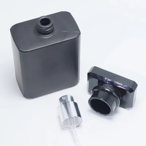 Flacon de parfum vide de luxe personnalisé transparent noir carré imprimé sérigraphié 30ml 50ml 100ml avec pulvérisateur et diffuseur à bâtonnets - Product Image 6