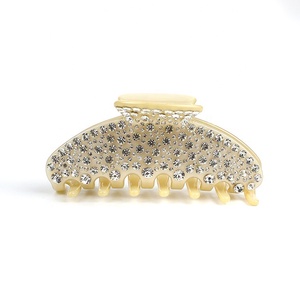 YIYI Vente en gros personnalisée Unisexe Mode Écologique Acétate Classique Noir Blanc Échiquier Mini <span class=keywords><strong>Pince</strong></span> à Cheveux Mignonne - Product Image 6