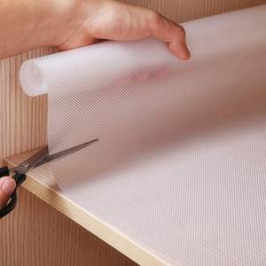 Tapis de protection antidérapant en EVA 12x30 po, lavable et résistant à l'huile pour armoires de cuisine, bureaux et meubles de bar - Tapis de protection pour armoires - Product Image 4