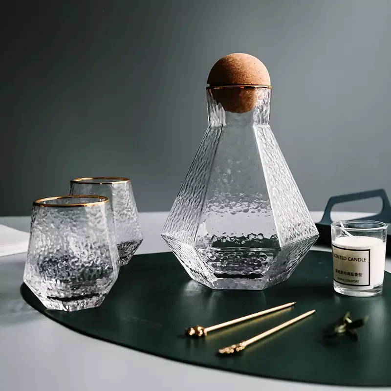 Haushalts glas Kaltwasser kessel im nordischen Stil Geometrische Form Gehämmertes Wasserglas-Becherset