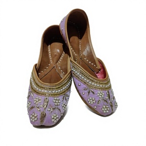 BS INTERNATIONAL Chaussures fantaisie tendance en cuir véritable faites à la main de style traditionnel pour femmes, très confortables, imprimé léopard - Product Image 6