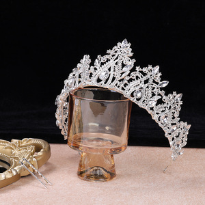 มงกุฎทองคำ มงกุฎดอกไม้สีขาวอัลลอยด์สุดหรูทันสมัย มงกุฎประดับดอกไม้สำหรับมงกุฎทรงสูง มงกุฎฟอร์ด มงกุฎไทรา มงกุฎวิคตอเรีย อุปกรณ์เสริม - Product Image 3