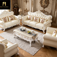 Ensemble de canapés en cuir de style rétro européen pour salon de villa, design classique blanc médiéval