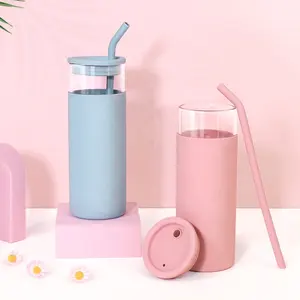 Yeni sıcak satış cam içme suyu şişesi silikon kol büyük kapasiteli taşınabilir Sippy kahve fincanları ile kapak ve saman
