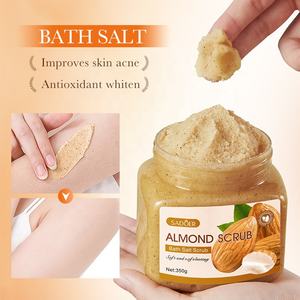 Exfoliant en profondeur hydratant et réparateur Gommage blanchissant pour le corps aux amandes Nettoyage en profondeur Adoucissants à la kératine Exfoliant pour la peau de poulet - Product Image 3