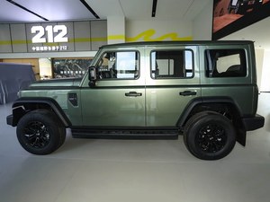 212 Off-Road 2024 2.0T Explorer, espace de chargement spacieux, beaux phares, voiture à essence, en bon état, idéal pour les amateurs d'aventure - Product Image 4