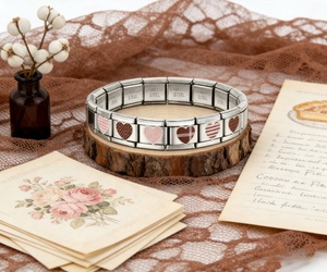 Bracelet à breloques modulaire DIY, cadeau tendance, personnalisable avec photo, bijoux commémoratifs pour couple, série montre cœur marron rose, mode créative - Product Image 1