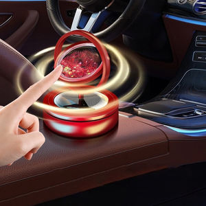 เครื่องหอมติดรถยนต์พลังงานแสงอาทิตย์ ดีไซน์น่ารัก วัสดุโลหะผสม ABS สำหรับกลิ่นหอมและตกแต่งภายในรถ - Product Image 1