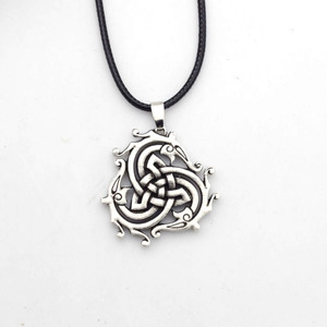Collar con Colgante de Dragón Medieval Triskelion, Joyería Animal Triple Celta, Cadena de Cuerda - Product Image 1