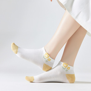 Women's Ankle Socks Thin Breathable Mesh Cotton Spring Summer Casual Gradient Pattern Sweat Absorbing - Product Image 4