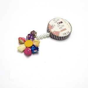 Kit de couture d'aiguille de fleur transfrontalière 1.5m ruban à mesurer en tissu outil à double usage avec <span class=keywords><strong>aimant</strong></span> pour point de croix aiguille magnétique à double usage - Product Image 2