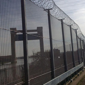 Valla <span class=keywords><strong>de</strong></span> Seguridad Anti-Intrusión Curva 358, Resistencia Mejorada al Escalado, Diseño Moderno, Acero Inoxidable, 8 pies <span class=keywords><strong>de</strong></span> Altura, para Estadios - Product Image 1