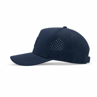 Casquette de baseball sportive Bsci personnalisée avec logo en PVC, 5 panneaux, imperméable, découpée au laser, perforée, avec cordon
