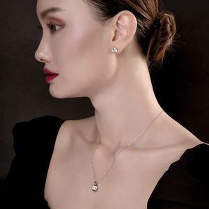 Schnelle Lieferung: 14k Goldplattierte S925 Silberfassung mit 1 Karat oder 2 Karat Zirkonia für Damen – Solitär-Rundhalskette - Product Image 6