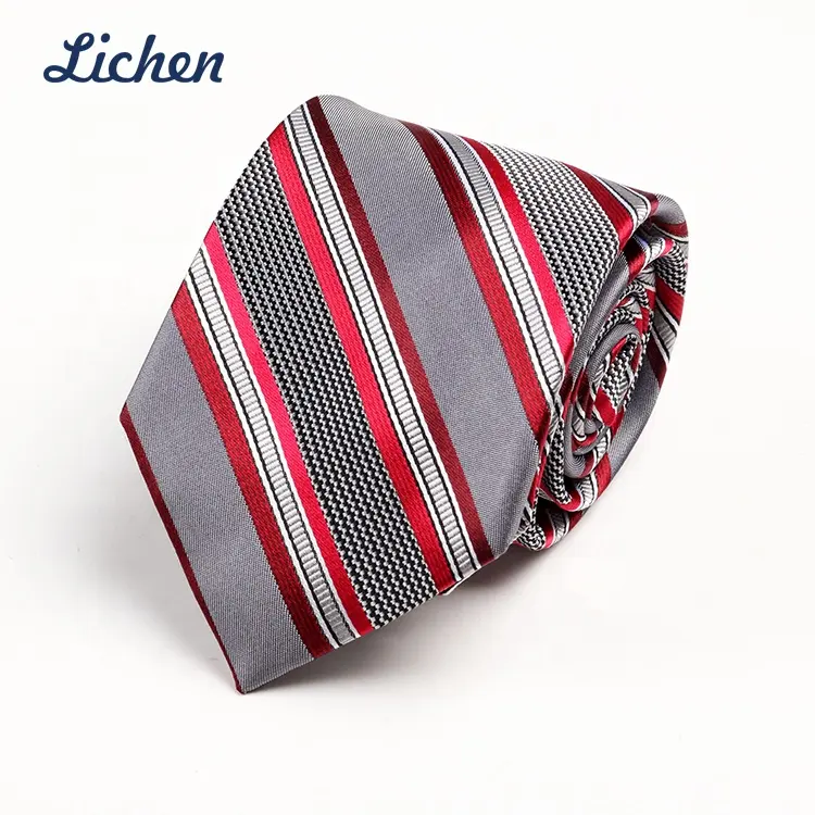 Cravate à rayures en usine Fabrication de cravates pour hommes Cravate en soie faite main de haute qualité pour hommes