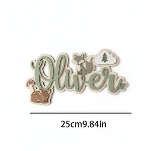 Plaque nominative en bois d'animaux de la forêt, décoration murale en bois sur mesure, 2D double couche, vert sauge, décoration durable - Product Image 1