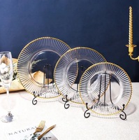 Vaisselle de restaurant en gros, assiette à dîner en verre de 13 pouces avec bord doré, verre à nervures argentées pour mariage, assiettes de présentation irrégulières
