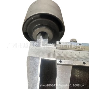 บูชปีกนกควบคุมระบบกันสะเทือนแกนล้อหลัง Fr3z5500k สำหรับฟอร์ดมัสแตง - Product Image 1
