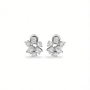 Orecchini a lobo classici da donna in oro bianco con diamante taglio Princess e montatura a griffe geometrica, gioielli raffinati per matrimonio - Product Image 1