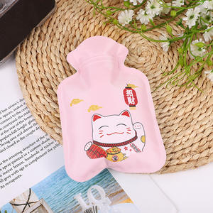 Linda botella de agua caliente portátil con diseño de flamenco y gato, calentador de manos de dibujos animados para niñas y estudiantes. - Product Image 3