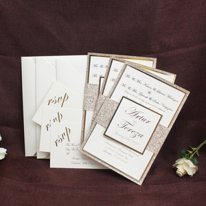 Cartes d'invitation de mariage personnalisées de luxe avec enveloppe scintillante dorée, bande de ventre et cartes RSVP - Product Image 3