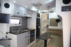 Caravana familiar de lujo <span class=keywords><strong>para</strong></span> <span class=keywords><strong>5</strong></span> <span class=keywords><strong>personas</strong></span>, 4x4, alta calidad - Product Image 3
