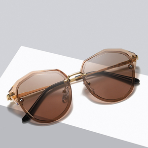 Gafas de sol de color claro, gafas de sol polarizadas, gafas de sol con montura grande para mujer - Product Image 5