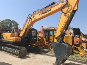 Excavatrice d'occasion Hyundai 220lc-9s de haute qualité, 22 tonnes, moteur, boîte de vitesses, puissance 125 kW, composants hydrauliques d'origine, bon prix, en stock - Product Image 3
