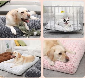 Sofá de terciopelo rosa para mascotas, <span class=keywords><strong>cama</strong></span> impermeable para perros, resistente a mordeduras, arena para gatos de Otoño/Invierno, alfombrilla extraíble para perros grandes, se puede personalizar - Product Image 3