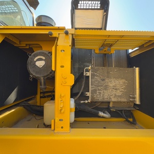 Excavadora Hidráulica Usada Komatsu PC200-8 de Alta Calidad, Duradera y Potente para Tareas en Obras de Construcción - Product Image 4